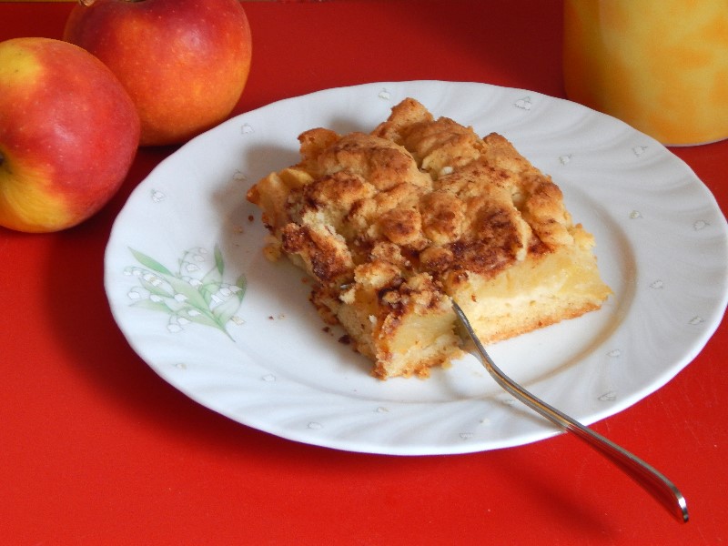 Apfelkuchen mit Streusel - Serviervorschlag
